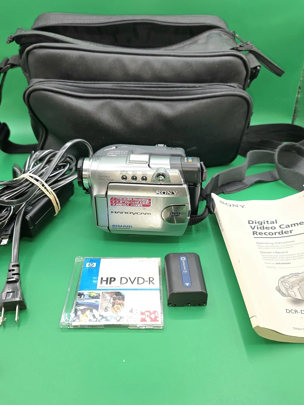 VTG Sony Handycam DCR DVD301 DVD Camcorder w/Bag